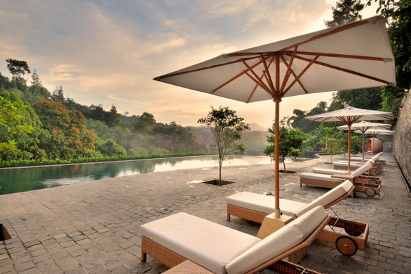 Padma Hotel Bandung poolside