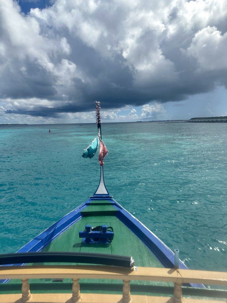 Turquoise water, seen from a boat.